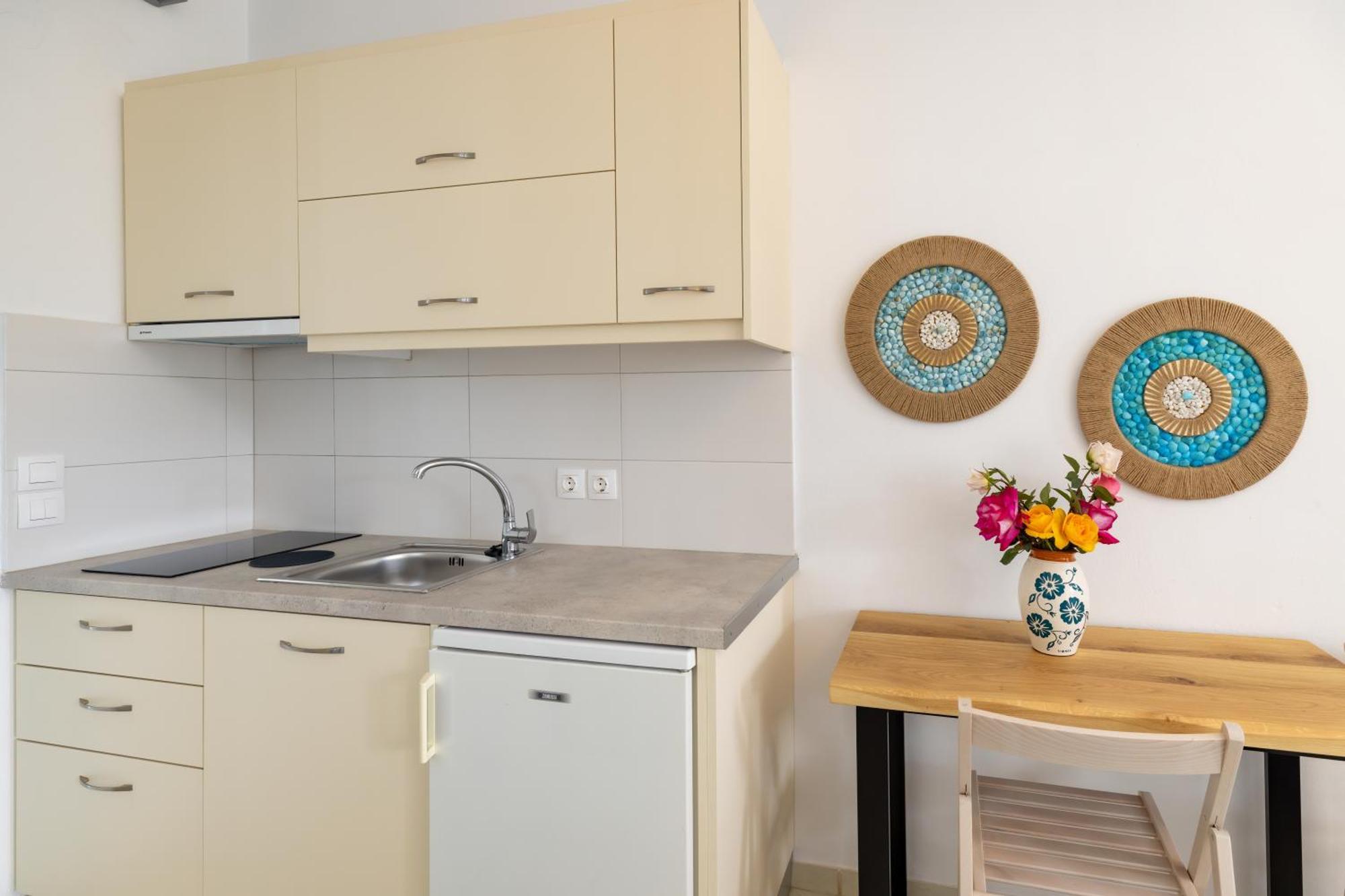 אפולוניה Eutuxia Rooms & Studios מראה חיצוני תמונה